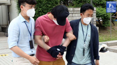 '서울역 묻지마 폭행' 피의자, 이웃집 여성도 폭행했다