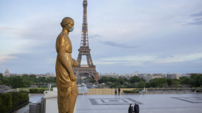 에펠탑, 루브르도 다시 문연다…속속 풀리는 '코로나 봉쇄' 