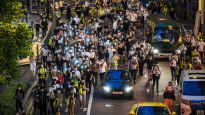 '홍콩 시위' 1주년...기념집회 참가자들, 길거리서 무더기 체포