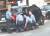 지난달 25일 미국 미네소타주 미니애폴리스에서 당시 경찰이 조지 플로이드를 무릎으로 눌러 제압하고 있다. [로이터=연합뉴스]