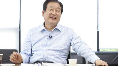 킹메이커 자처한 김무성 "윤석열도 변신하면 가능···安 뭉치자"