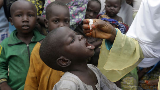 코로나로 8000만 어린이 예방접종 구멍···소아마비·홍역 터졌다 