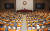 박병석 국회의장이 15일 오후 서울 여의도 국회에서 열린 제379회 국회(임시회) 제5차 본회의에서 의사봉을 두드리고 있다. [뉴스1]