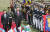 노무현 대통령이 2007년 청와대 열린 일함 알리예프 아제르바이잔 대통령 공식 환영식에 참석해 의장대를 사열하고 있다. [중앙포토]