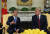 문재인 대통령이 2019년 4월 11일 오후(현지시간) 미국 워싱턴 백악관에서 열린 한미 정상회담에 앞서 도널드 트럼프 미 대통령과 환담을 하고 있다. [청와대사진기자단]