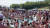 미국 현충일 연휴기간인 5월 23일 많은 사람이 미주리주 오자크 호수 수영장에서 시간을 보내고 있다. [트위터. 로이터=연합뉴스]