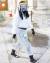 이스라엘 패션 사업가 니콜 래이드만이 지난 3월 '샤넬' 2020 가을겨울 패션쇼에 참석하면서 샤넬 액세서리로 꾸민 방역복을 입고 등장했다. 사진 니콜 래이드만 인스타그램