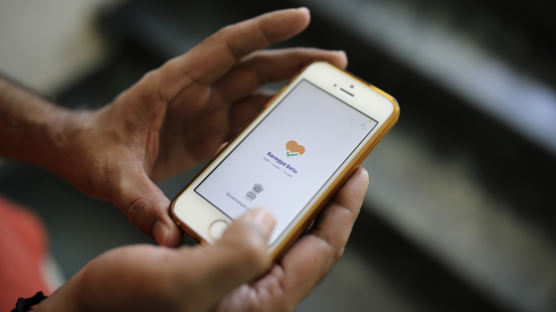 "차라리 벌금 내겠다" 인도인들 '코로나'앱 거부하는 까닭은