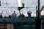 신종 코로나바이러스 감염증(코로나19) 확진자가 무더기로 나온 러시아 선박 아이스스트림호가 23일 부산 사하구 감천부두에 정박하고 있는 모습. 송봉근 기자