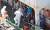 23일 오후 부산 감천항에 정박 중인 러시아 국적 냉동 화물선에서 코로나19 양성 판정을 받은 선원들이 부산의료원으로 이송되고 있다. 송봉근 기자