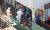 23일 오후 부산 감천항에 정박 중인 러시아 국적 냉동 화물선에서 코로나19 양성 판정을 받은 선원들이 부산의료원으로 이송되고 있다. 송봉근 기자