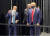 도널드 트럼프 미 대통령이 지난달 21일 검정색 마스크를 쓴 채 포드 자동차 공장을 둘러보고 있다. 사진은미 NBC 방송이 같은 날 공개했다. [NBC 캡처]