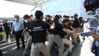 인천공항 사태 먼저 겪은 한전, 기존 직원들 월급은 줄었다