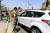 이라크 군인이 11일(현지시간) 바그다드 남부 카르바라 지역에서 차량을 타고 나온 시민에게 코로나19 관련 체크를 하고 있다. [EPA=연합뉴스]