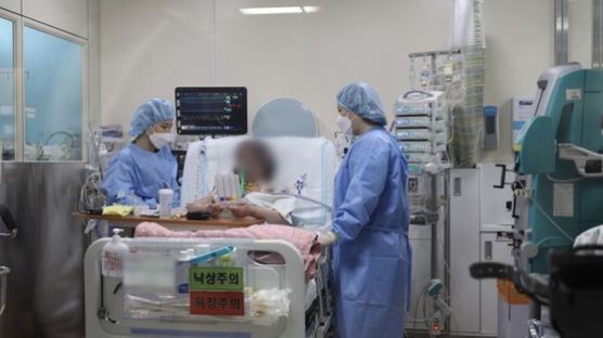 "코로나로 돌덩이 된 폐"···국내 첫 확진환자 폐 이식 성공