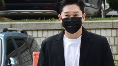 '故구하라 폭행·협박' 최종범, 2심 징역 1년…법정구속
