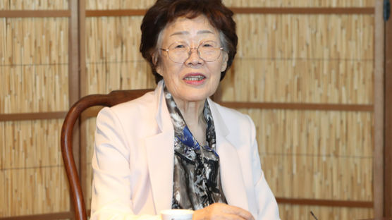 이용수 할머니, 일본 원폭피해자에 마스크 보낸다