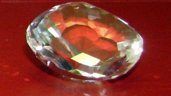 [더오래] 놀림받던 아이를 의사로 키운 가짜 다이아몬드 