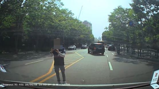 구급차 문열고 사진 찍은 택시기사···유족 "母 충격 컸을 것"