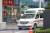 지난달 8일 서울시 중랑구 서울의료원에 코로나19 확진자를 태운 구급차량이 들어서는 모습. 뉴스1