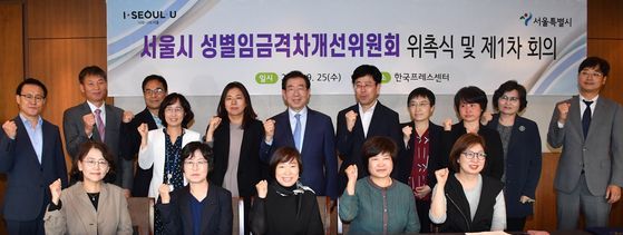 '성희롱은 불법' 세상에 처음 알린 인권 변호사였던 박원순 | 중앙일보