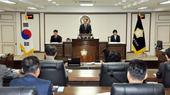 ‘외유성 연수 논란’ 대전 중구의원, 취소 위약금도 공무원 대납시켜