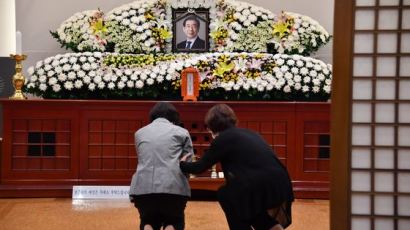 전례없는 서울특별시葬 논란···박원순의 편치않은 마지막 길