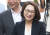 지난해 9월 정치자금법 위반 혐의로 불구속기소 된 은수미 성남시장이 1심에서 당선유효형을 선고받은 뒤 환하게 웃고있던 모습. [연합뉴스]