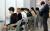 대전 서구청 로비에서 청년 구직자들이 각 기업 부스에서 면접을 보고 있다. 김성태