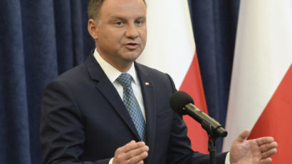 폴란드 두다 대통령, 접전 끝 재선 성공