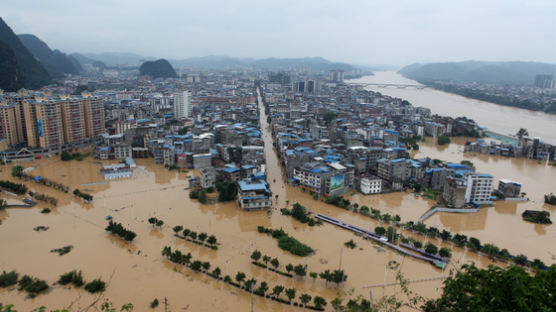 물에 잠긴 중국 '역대급 피해'···폭우로 경제손실 14조 넘었다