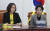류호정(오른쪽), 장혜영 의원이 지난달 6일 9일 오전 서울 여의도 국회에서 열린 정의당 의원총회에 참석해 심상정 대표의 모두발언을 경청하고 있다. 뉴스1