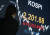15일 코스피가 전 거래일보다 18.27포인트(0.84%) 오른 2,201.88로 마감했다. 사진은 이날 오후 장을 마친 서울 여의도 KB국민은행 딜링룸 모습. 연합뉴스