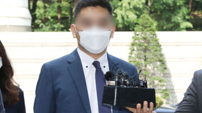 ‘채널A 의혹’ 기자, 침묵 속 영장심사…제보자X 두 달만 재조사