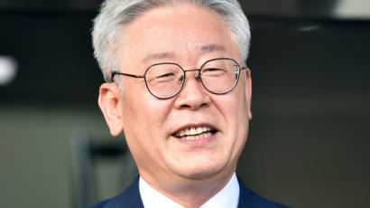 이재명 "민주당, 내년 서울·부산시장 후보 안 내는게 맞다"