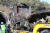지난 2월 18일 전북 남원시 사매면 순천~완주고속도로 사매2터널 연쇄 추돌사고 현장에서 불에 탄 화물차가 견인되고 있다. 프리랜서 장정필