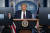 21일(현지시간) 도널드 트럼프 미국 대통령이 석달만에 백악관 코로나19 TF 브리핑을 재개했다. AP=연합뉴스