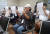 지난 16일 열린 전북 김제시의회 본회의장에서 시민들이 부적절한 관계로 물의를 빚은 의원들에 대한 제명을 요구하는 글을 들고 있다. 연합뉴스