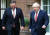 마이크 폼페이오 미국 국무장관(왼쪽)이 21일 영국 런던에서 보리스 존슨 영국 총리(오른쪽)와 회동했다. [AFP=연합뉴스]