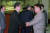 2000년 6·15 남북정상회담 때 자리를 함께한 당시 김정일 북한 국방위원장과 박지원 문화관광부 장관.