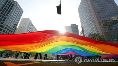 퀴어축제 9월 개최에 서울시 총무과로 전화 빗발…“서울광장 안돼”
