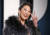 올 2월 열린 아카데미 시상식의 한 파티에 참석한 한국계 배우 산드라 오가 장난스런 포즈를 취하고 있다. [로이터=연합]