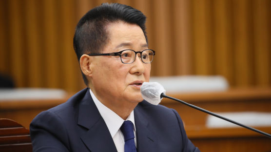 박지원 "정치의 '정'자도 꺼내지 않고 나라의 앞길만 보겠다"