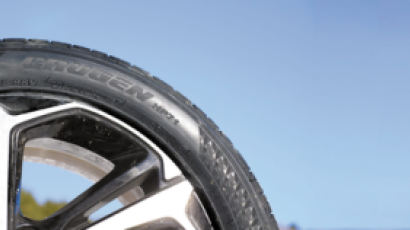 [자동차] 빗길·눈길·한계 상황서도 거뜬…다양한 조건에 안정적 주행 SUV용 타이어 '크루젠 HP71'