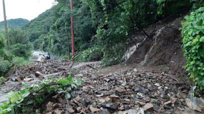 충북 시간당 60㎜ 폭우…산사태, 주택 침수 피해 속출