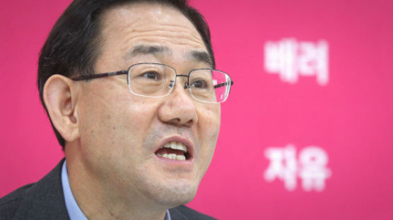 주호영 "내 집 23억 올랐다? 웃픈 상황···책임 전가 찌질하다"