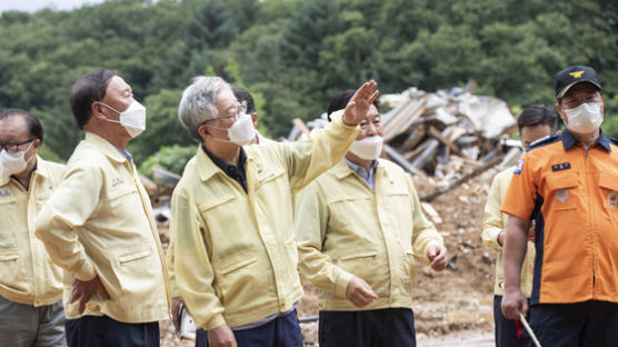 침수 현장 찾은 이재명…경기도 방문한 박주민과 회동은 불발 