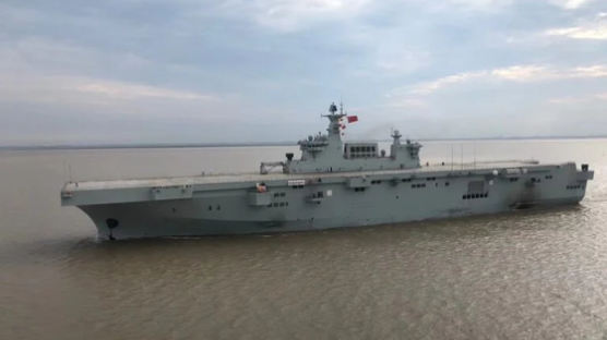 중국 해군 첫 강습상륙함 해상 시운전 돌입