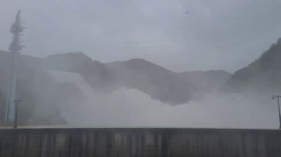 [영상]‘초당 3000t’ 소양강댐 물, 오전 7시 한강으로 밀려든다