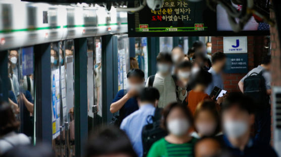 홍수주의보에 서울 출퇴근 대란, 지하철·버스 집중배차 연장